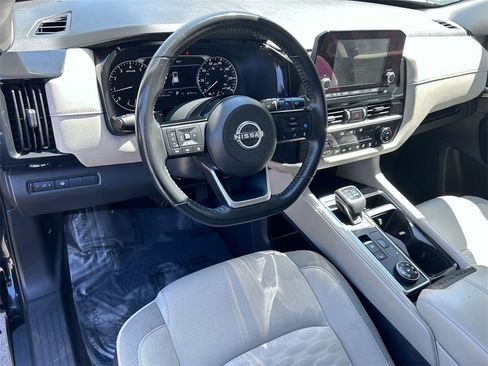 Used 2022 Nissan Pathfinder SV image 14