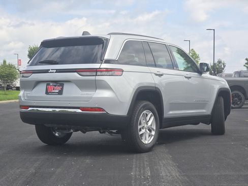 New 2025 Jeep Grand Cherokee Laredo X w/ Luxury Tech Group I image 17