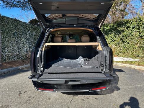 New 2026 Land Rover Range Rover SE image 21