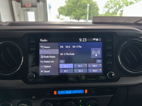 Used 2023 Toyota Tacoma Limited image 20