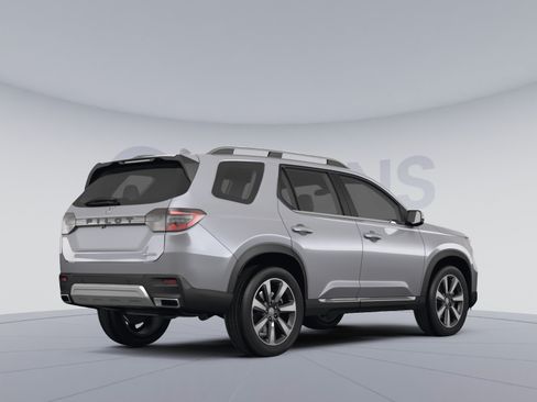 Used 2023 Honda Pilot Touring image 4