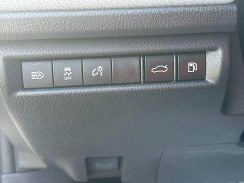 Used 2025 Toyota Camry SE FWD image 27