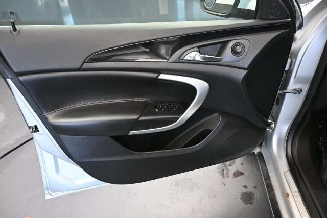 Used 2012 Buick Regal Leather FWD image 15