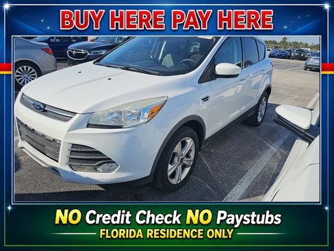 Used 2015 Ford Escape SE FWD image 2