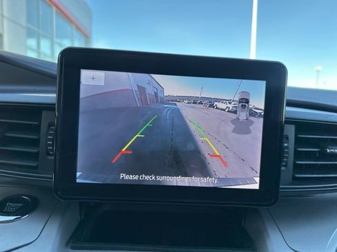 Used 2023 Ford Explorer XLT image 29