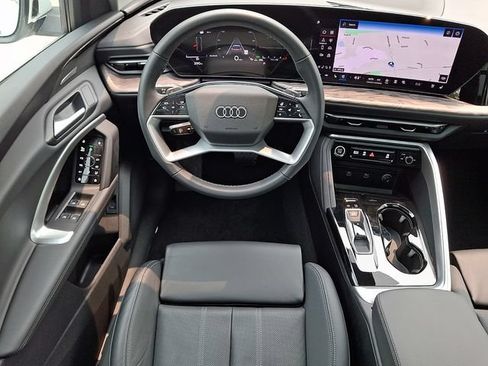 Used 2025 Audi Q5 Premium Plus AWD/4WD image 11