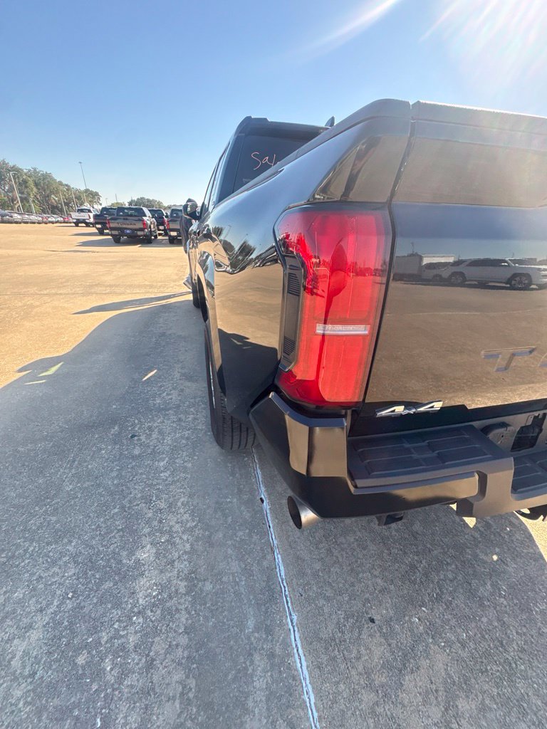 Used 2025 Toyota Tacoma SR5 AWD/4WD image 6