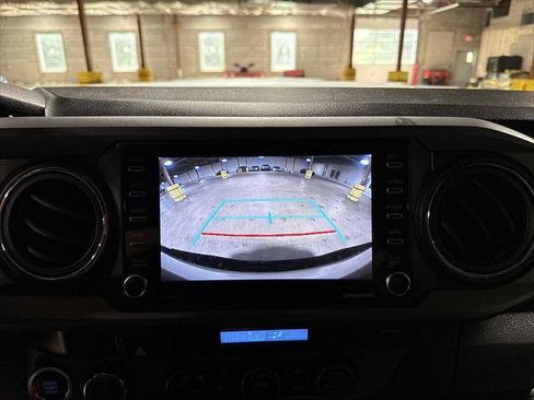 Certified 2022 Toyota Tacoma TRD Sport w/ Technology Package AWD/4WD image 24