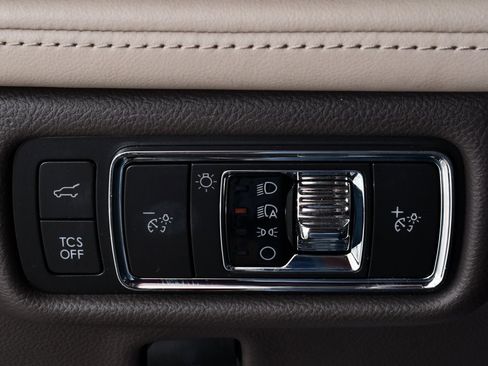 Used 2021 Lincoln Nautilus Reserve image 31