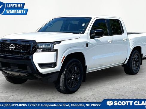 Used 2026 Nissan Frontier SV w/ Tow Package RWD image 3
