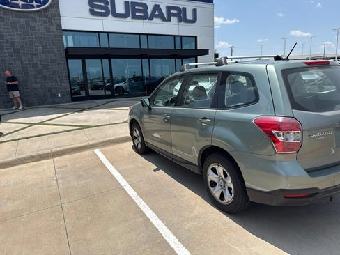 Used 2014 Subaru Forester 2.5i AWD/4WD image 2