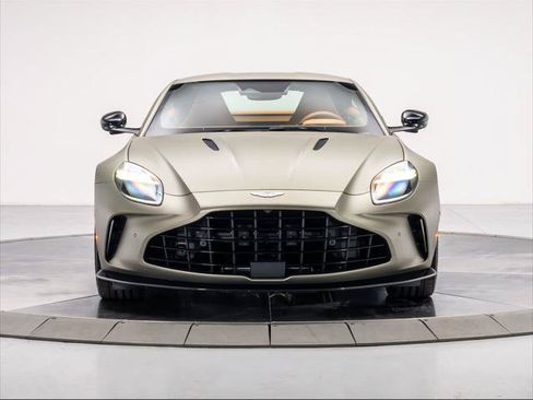 Used 2025 Aston Martin V8 Vantage Coupe RWD image 6