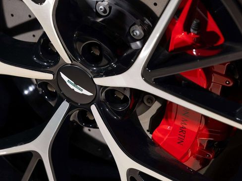 Used 2025 Aston Martin DBX 707 image 10