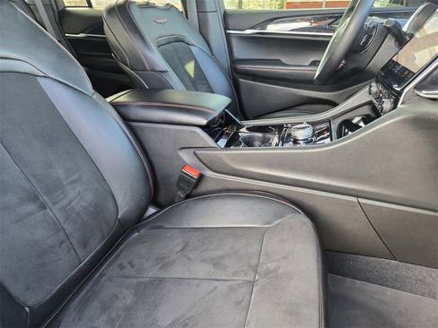 Used 2022 Jeep Grand Cherokee Trailhawk image 9