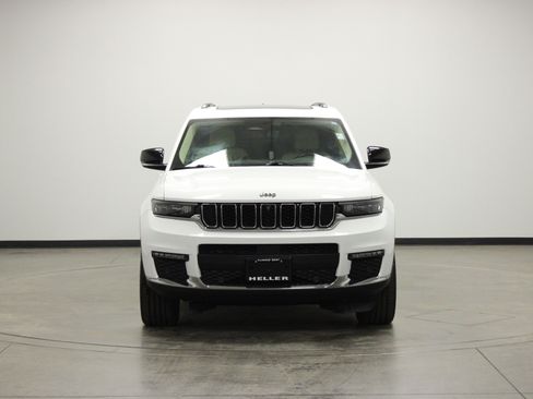 Used 2021 Jeep Grand Cherokee L Limited w/ Luxury Tech Group II image 3