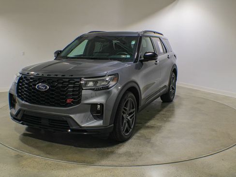 Used 2025 Ford Explorer ST AWD/4WD image 1