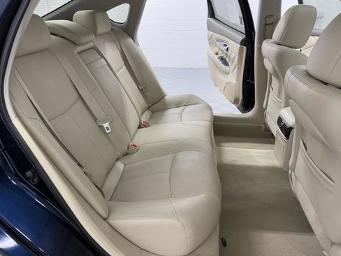 Used 2016 INFINITI Q70 L 3.7 image 14