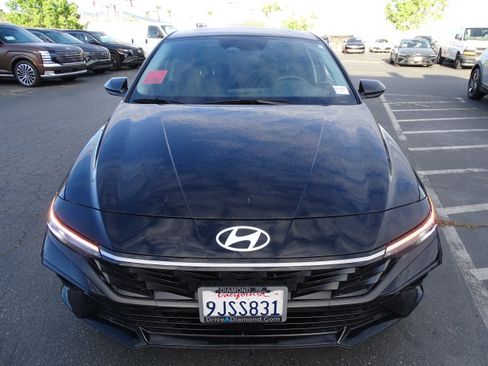 Certified 2024 Hyundai Elantra SEL w/ Convenience Package FWD image 2