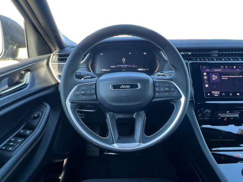 New 2025 Jeep Grand Cherokee Laredo image 21