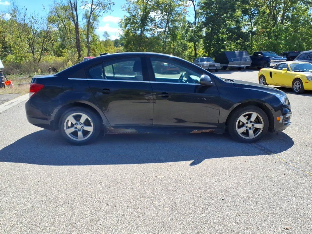 Used 2016 Chevrolet Cruze LT FWD image 4