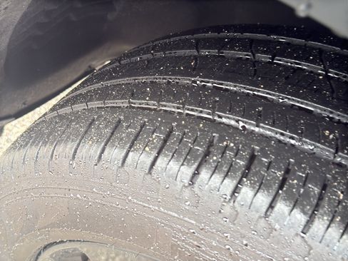 Used 2024 Jeep Grand Cherokee L Limited w/ Luxury Tech Group II image 10