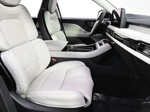 New 2026 Lincoln Aviator Reserve image 16