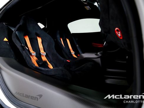 Used 2020 McLaren 620R RWD image 19