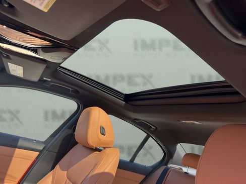 Used 2021 BMW 330i Sedan w/ Premium Package image 12