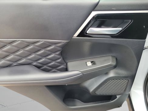 Used 2023 Mitsubishi Outlander SEL FWD image 6