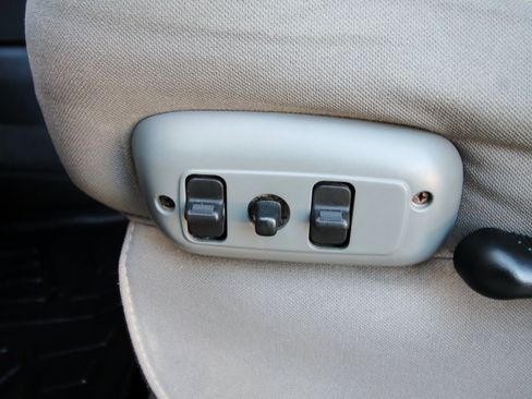 Used 2006 Dodge Ram 3500 Truck SLT image 26