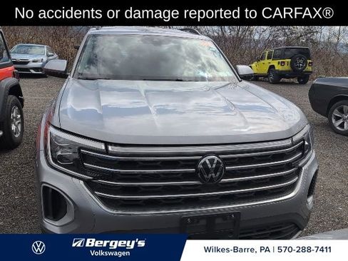 Certified 2025 Volkswagen Atlas SE AWD/4WD image 2
