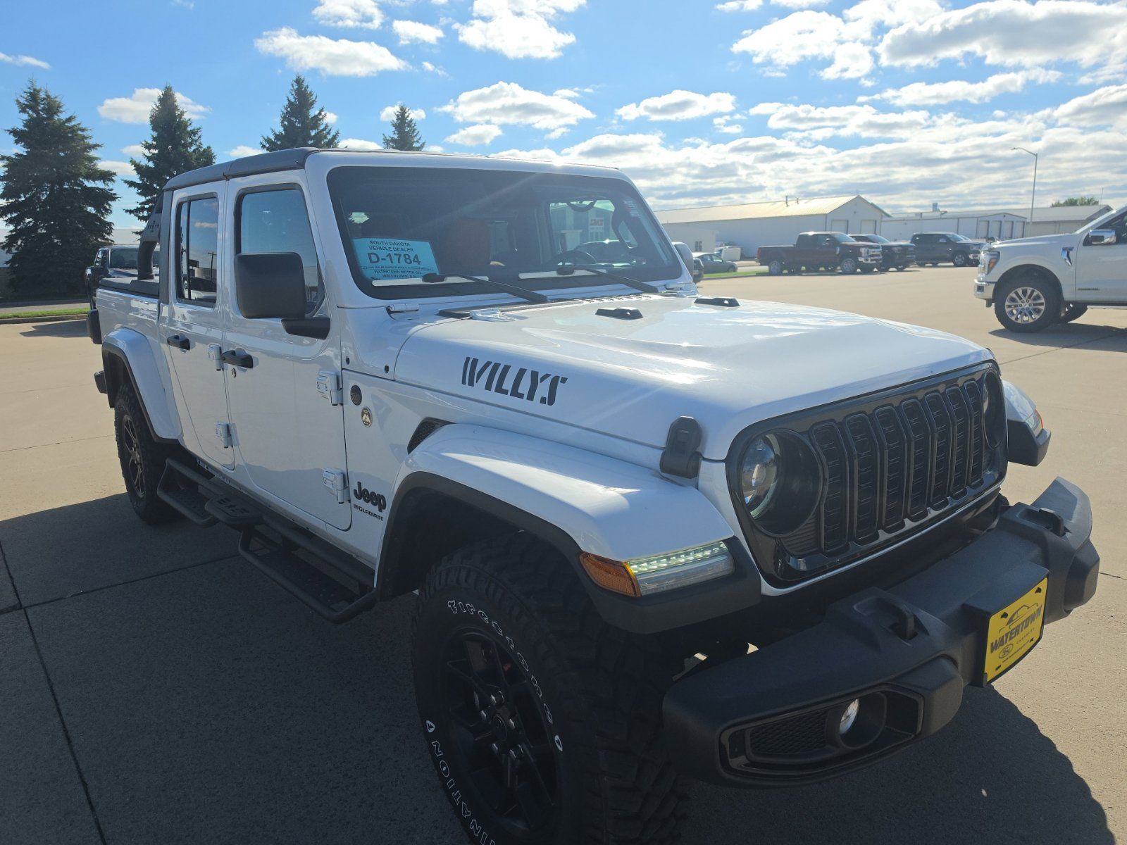 Used 2024 Jeep Gladiator Sport AWD/4WD image 2