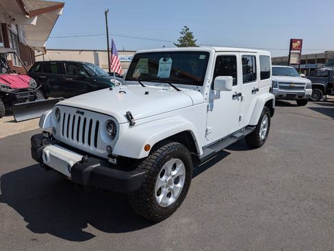 Used 2014 Jeep Wrangler Unlimited Sahara AWD/4WD image 3