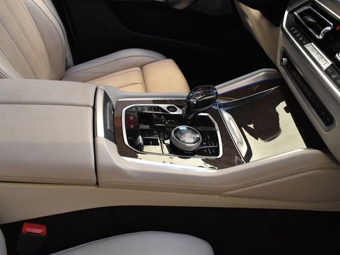 Used 2020 BMW X6 xDrive40i w/ Executive Package image 25