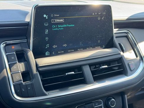 Used 2024 Chevrolet Suburban LT image 31