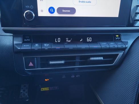 Certified 2025 Toyota Camry SE FWD image 32