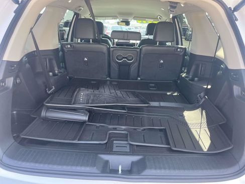 Certified 2025 Honda Pilot EX-L image 8