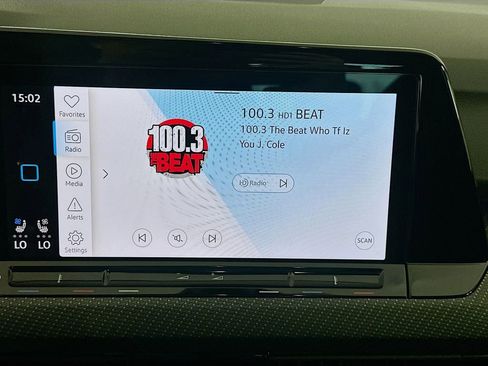 Used 2022 Volkswagen Golf R image 15