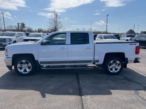 Used 2018 Chevrolet Silverado 1500 LT w/ LT Eassist Package image 3