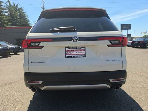 Used 2024 Toyota Grand Highlander AWD Hybrid image 24
