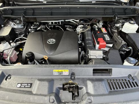 Used 2020 Toyota Highlander XLE image 33