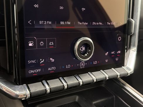 Used 2024 GMC Acadia Elevation w/ Luxury Package FWD image 17