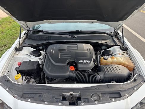 Used 2019 Chrysler 300 S image 20