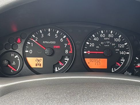 Used 2013 Nissan Xterra S image 23