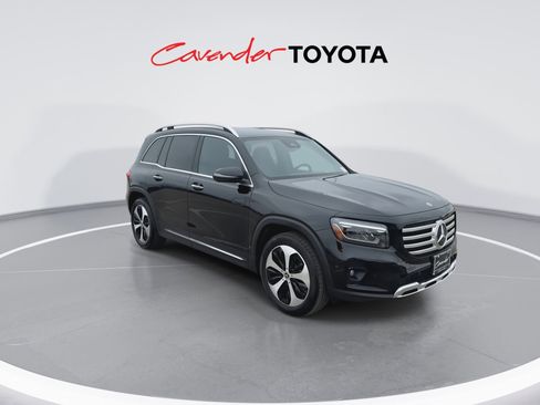 Used 2024 Mercedes-Benz GLB 250 image 2