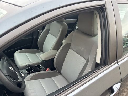 Used 2017 Toyota Corolla L image 9