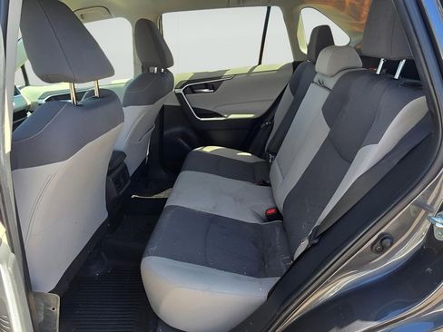 Used 2024 Toyota RAV4 XLE AWD/4WD image 9