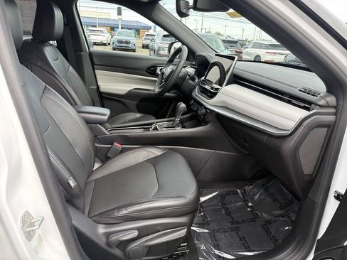 Used 2023 Jeep Compass Limited AWD/4WD image 15