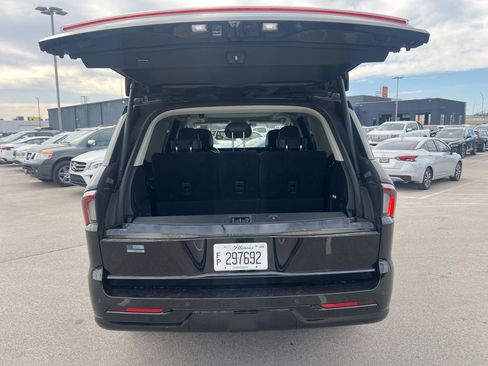 Used 2025 Lincoln Navigator Reserve image 19