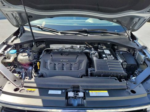 Used 2023 Volkswagen Tiguan SE R-Line image 13